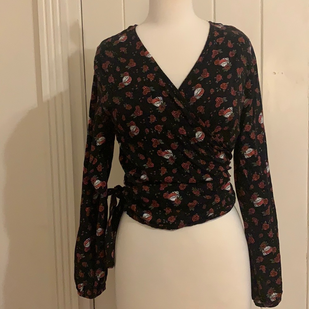 Long sleeve wrap crop top
